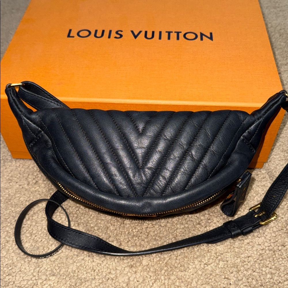 Louis Vuitton Black and Gold Mini Bag - Picture 6 of 7